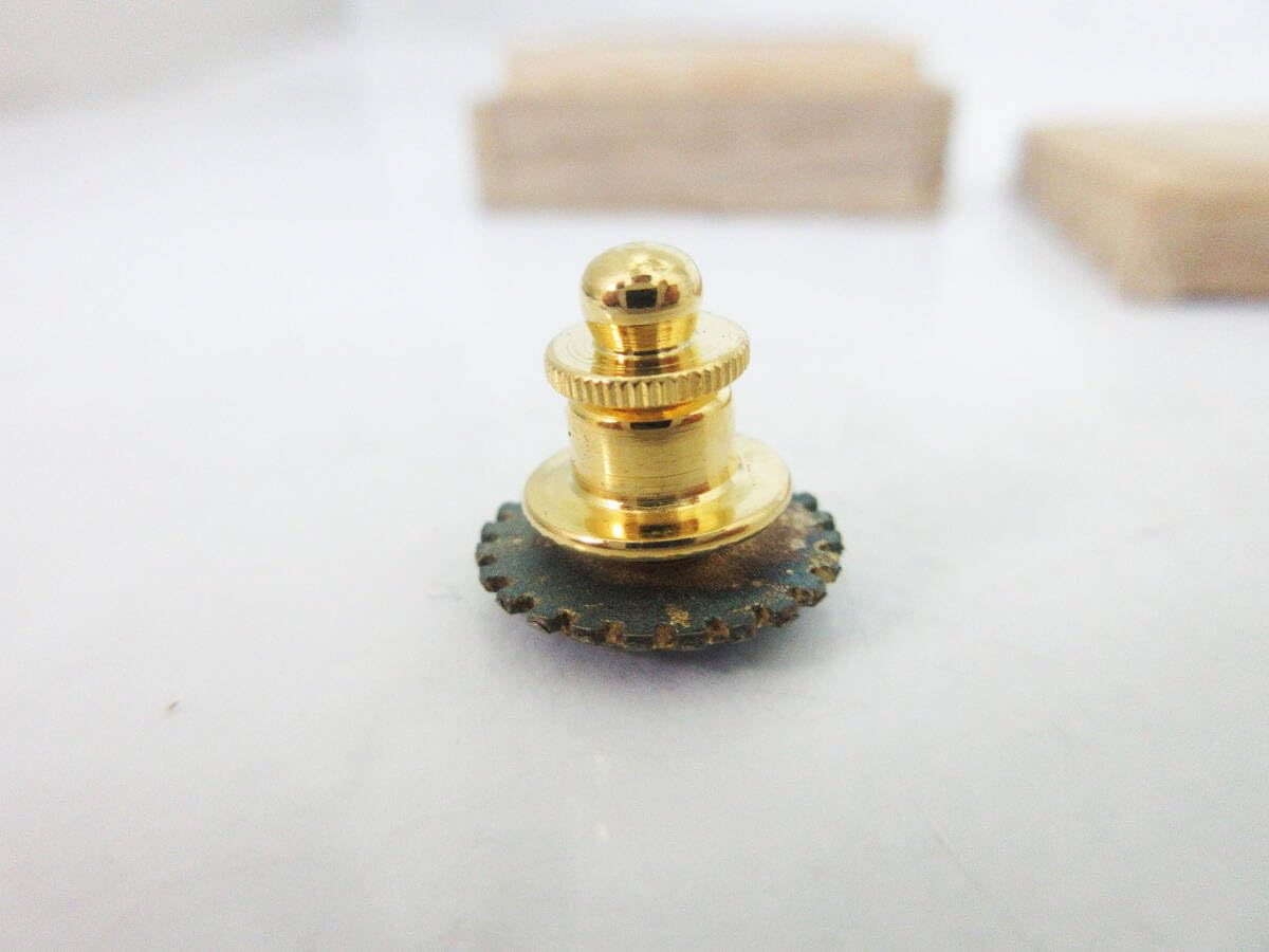 ★アメリカの勲章/徽章＊ロータリークラブ＊１０Ｋタイピン（実物） 会員章10mm・金一色 | ロータリークラブ用品,襟章,会員章