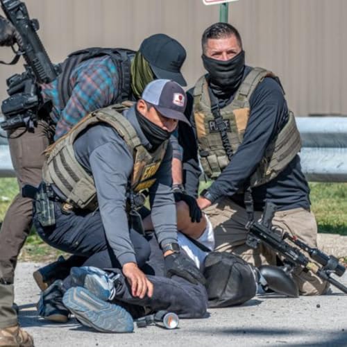 Civilians v. ICE Podcast Por  arte de portada