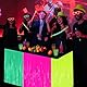 Glühen in der dunklen Party Supplies Fransen Tisch Rock, 2 Pack bunte fluoreszierende Tabelle Röcke Glow Luftschlangen für Neon Geburtstag Party Dekorationen