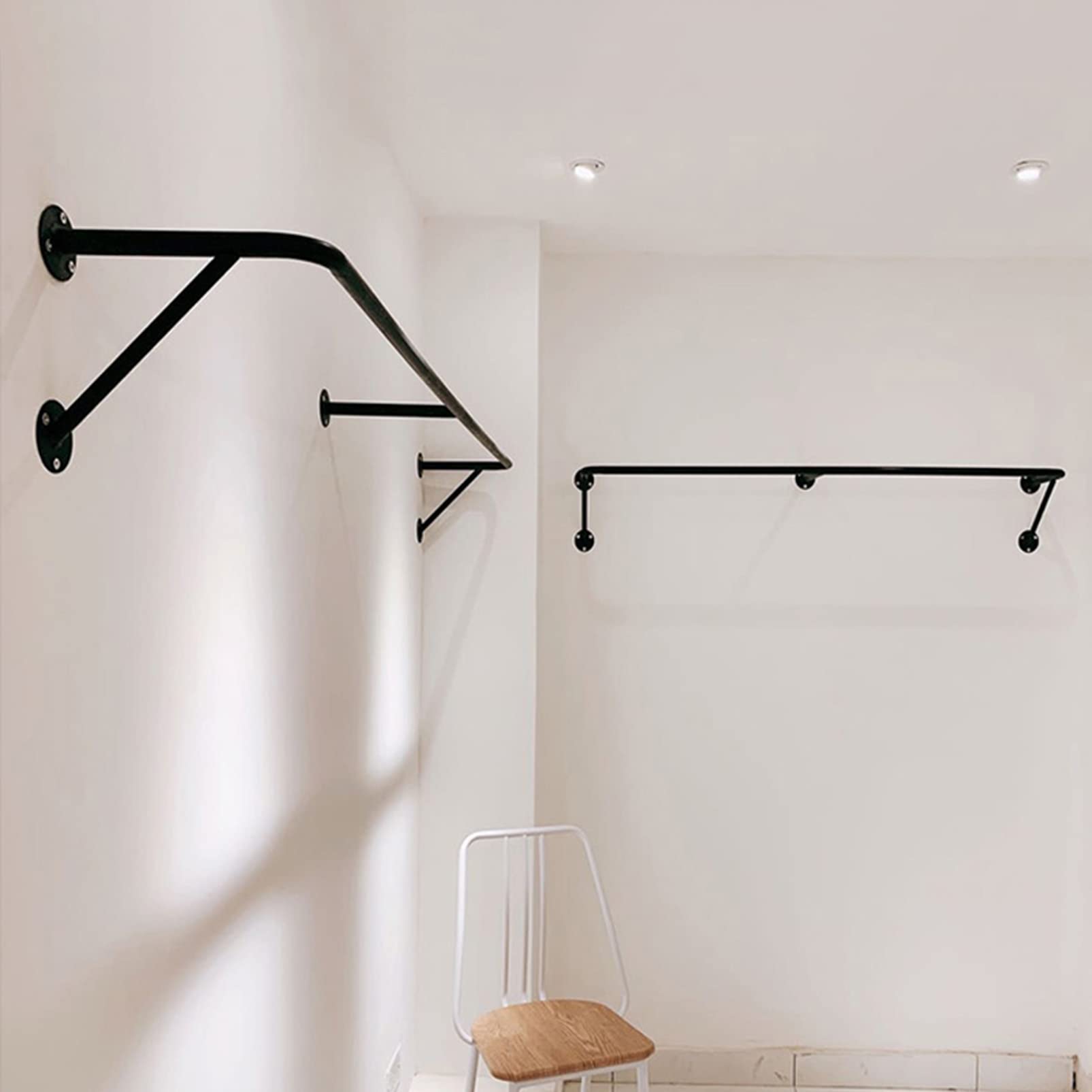 Moderno estante de exhibición de ropa industrial para tienda de boutique, soporte de ropa montado en la pared para merchandising