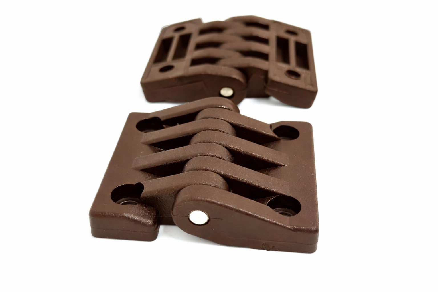 Set 4 Cerniere in Plastica Rinforzata PA 60x70 mm, Made in Italy – Kit 4 Pezzi per Ante e Sportelli – Resistenti a Urti, Umidità e Sole – Ideale per Cassette Elettriche, Marrone (60x70 mm, 4 Pezzi)