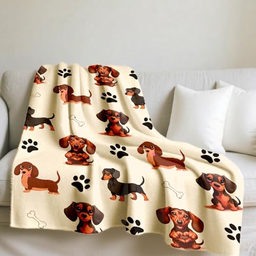 Descrizione del prodotto: riceverete una coperta bassotto con una coperta morbida da 130 x 150 cm, formato 130 x 150 cm. Il design multicolore è coperto da simpatici motivi bassotti. Questa dimensione è adatta sia da stendere sul divano che da indossare sopra di sé: funge da coperta per abbellire la casa e dona calore nelle giornate fredde, soddisfacendo così sia le esigenze quotidiane che decorative.