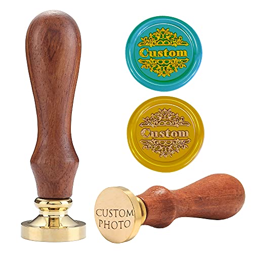 Mogokoyo Sceau Cire à Cachet Personnalisé Gravure avec Manche en Bois Vintage Rétro Tampon Personnalisable avec Lettres Prénom Initiale Logo Unique pour Emballage Enveloppe Cadeau Invitation - Rond Cover