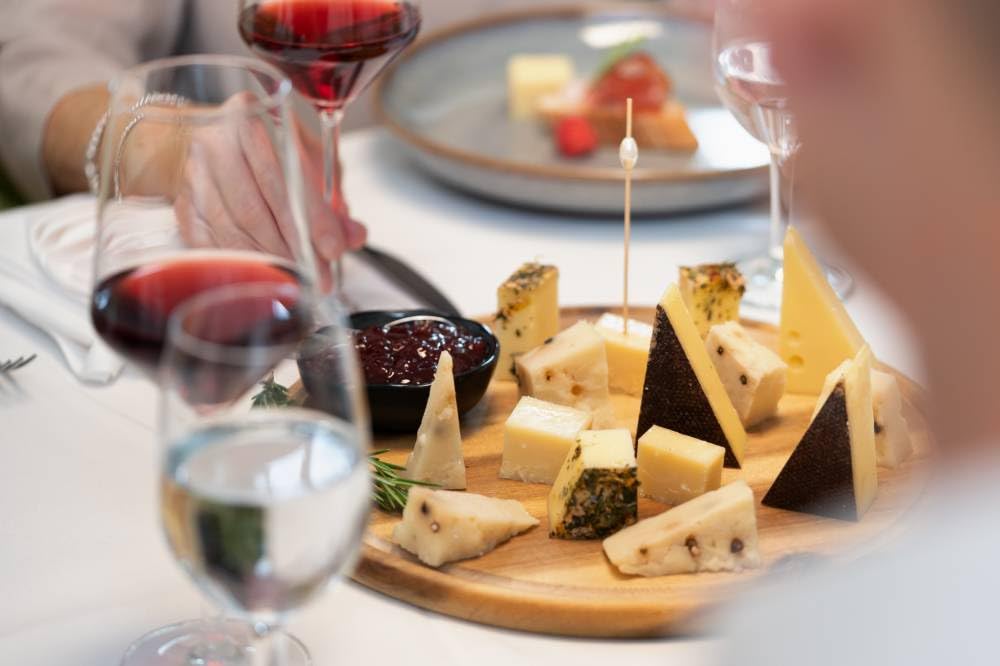 Almgourmet - "Brotzeitteller" (1040g) Zusammenstellung aus 3 Tiroler Spezialitäten - mit Schinkenspeck, Bergkäse und Wurzen