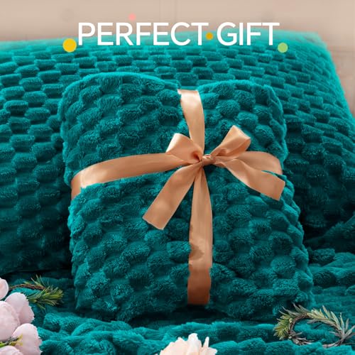 Image of BEDELITE Fluffy Twin Comforter Set - Teal Fleece Soft Comforter for Twin Size Bed, Luxury Warm Bedding Set for Winter, Fuzzy Bed Set 2 Pieces (1 Comforter, 1 Pillowcase)