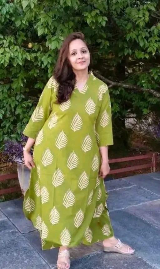 Image of Ladies Designer Three-Quarter Sleeves Rayon Kurti Palazzo Pair Traditional Celebration Straight Fit Clothing Set