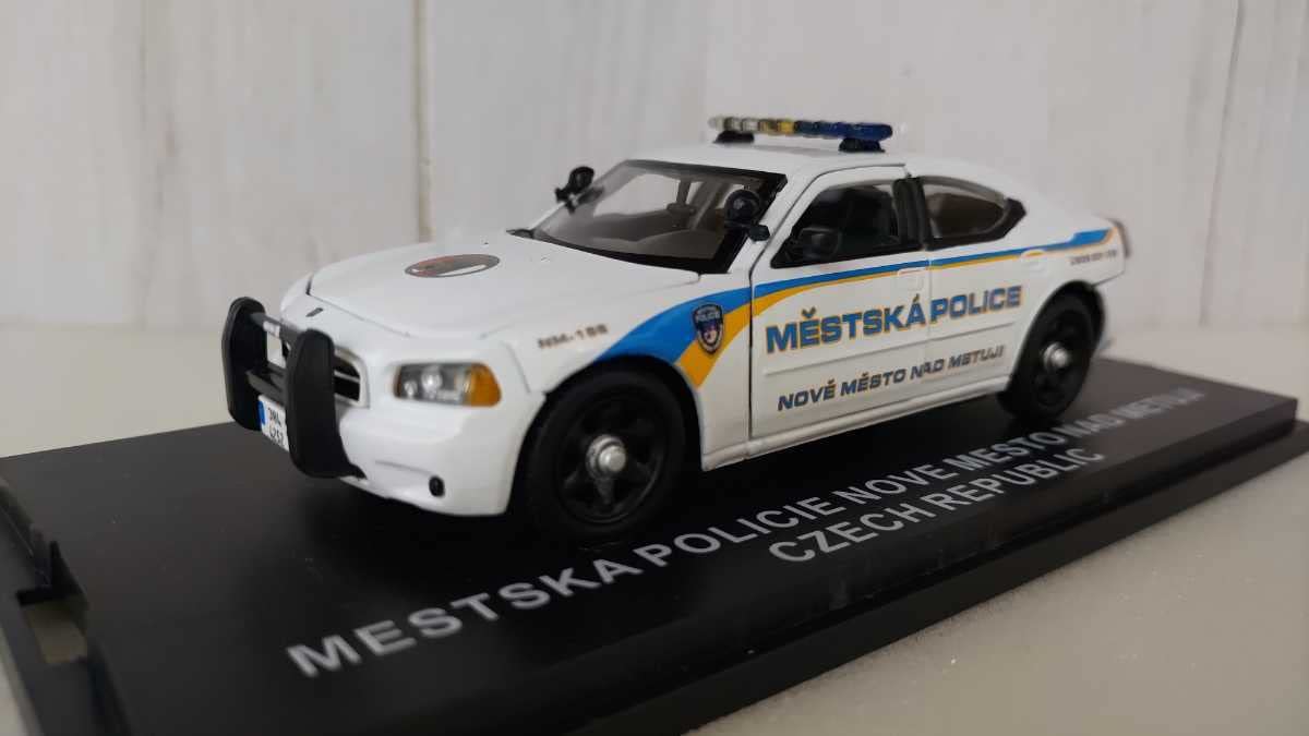 ダッジ・チャージャー 州警察ミニカー ダッジ・チャージャー 州警察ミニカー