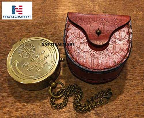 Brújula de latón grabada con funda de cuero miniatura 6