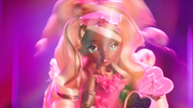 Amazon.com: Mirror Mi Blaze Maxx Fashion Doll with Accessories