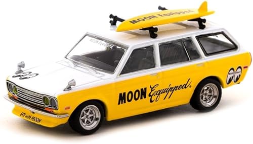 Datsun Bluebird 510 Wagon Yellow & White Moon equipado con portaequipajes y tabla de surf Global64 Series 1/64 Modelo de auto fundido a presión por disponible en Yaxa Costa Rica