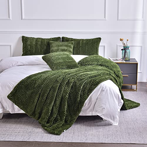 YUSOKI Luxury Faux Fur Throw Pillow Covers-18 x18,Set of 2-Decorative Fuzzy Fluffy Cozy Pillow Cases for Sofa Couch Bedroom Without Insert(Olive Green,18"x18")
