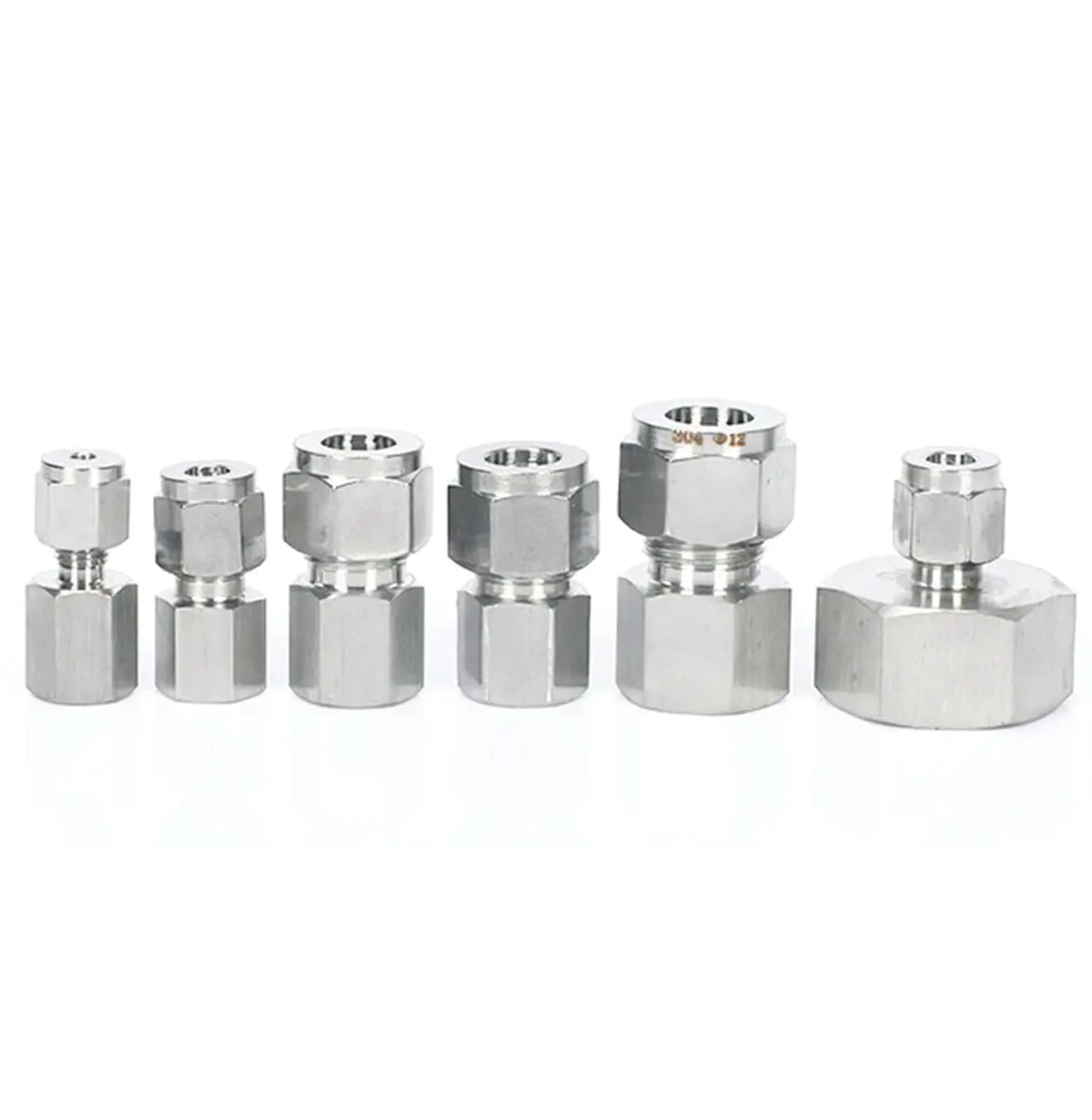 Conector neumático de virola para instalación de tuberías y manómetros de 3/8"