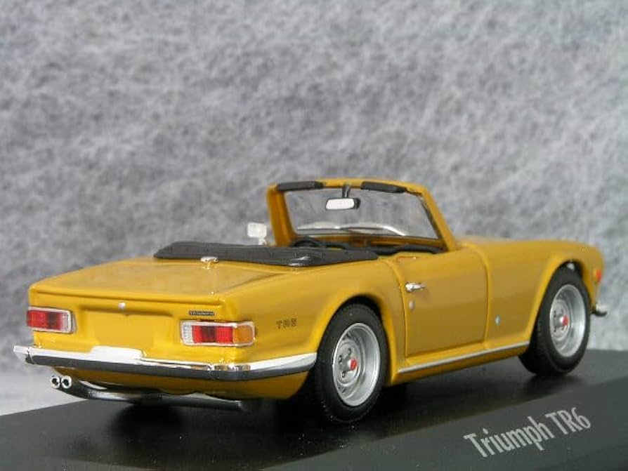 特価 Provence Moulage (1/43) トライアンフ TR6 特価 Provence Moulage (1/43) トライアンフ TR6 1:12 Triumph