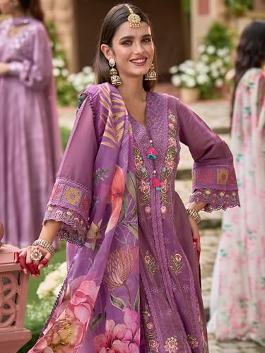 Image of INDO ERA Women's Off White Silk Blend Embroidered Straight Kurta Pant And Dupatta Set (IEOUT6962)