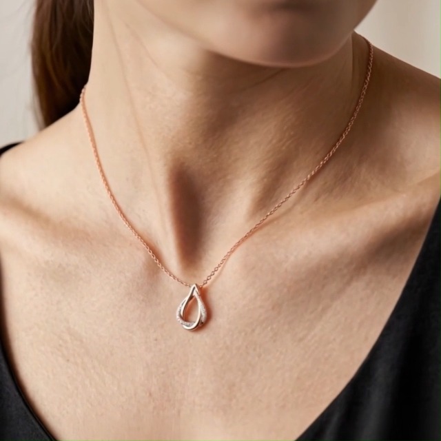 Zen Diamond Celeste Elegant Spark Diamond Loop Pendant Chain