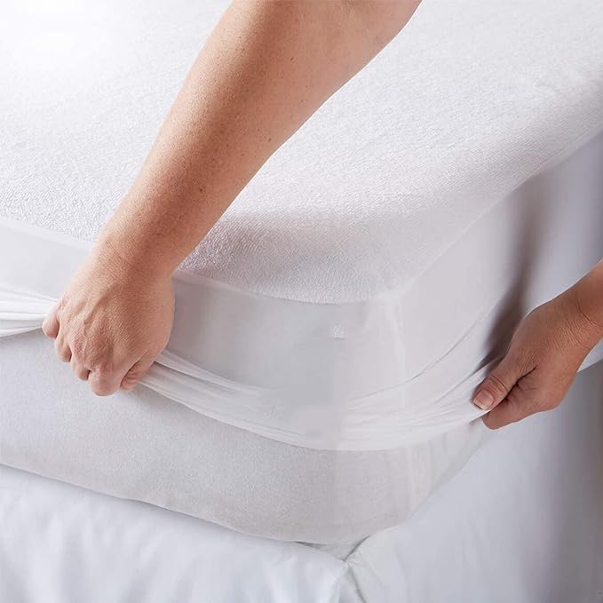 Image of Polyester Pad Quilted Ultimate Mattress Protection Fitted Sheet Style, Queen Size (White)