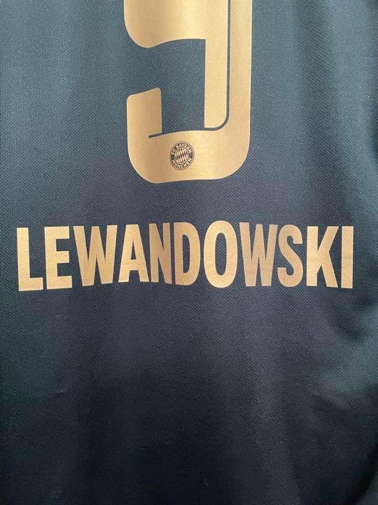 【新品タグ付/正規品】バイエルンミュンヘン 4thユニフォーム レヴァンドフスキ ⭐︎新品タグ付/正規品】バイエルンM レヴァンドフスキ