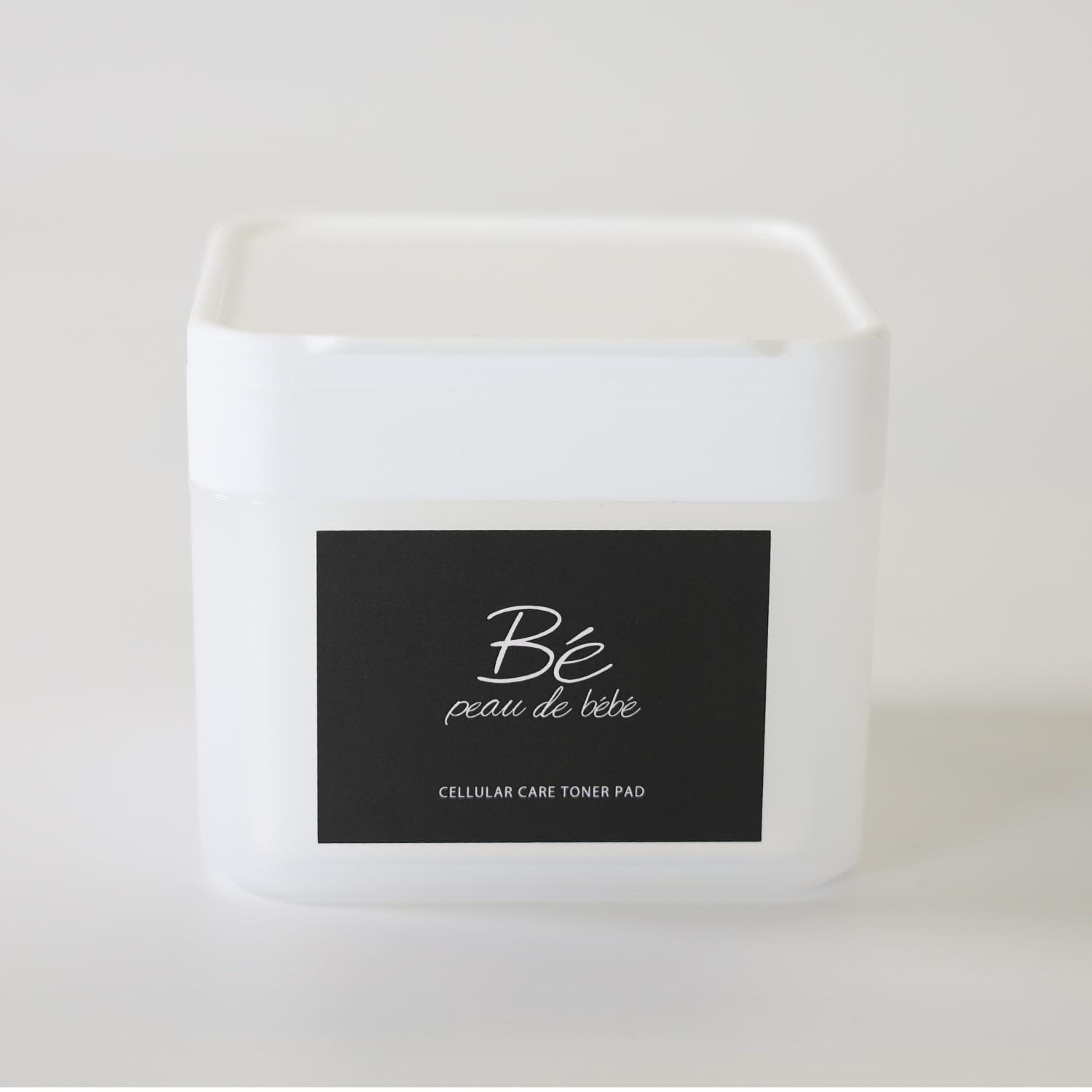 【板野友美プロデュース】peau de bebe トナーパッド専用BOX [エクソソーム] 拭き取り化粧水 幹細胞 エクソソーム 毛穴 角質 整肌 ナイアシンアミド アナツバメ コメ発酵液 ポリペプチド スキンケア 朝晩使えるさっぱりタイプ 専用BOX