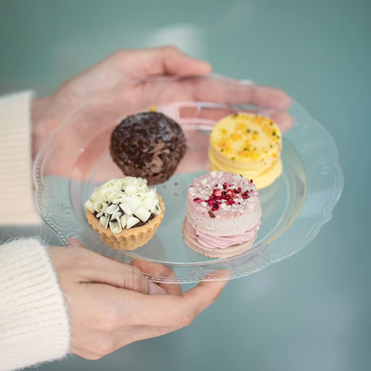 MOACOCK Clear Plastic Plates Disposable, 100 Count Heavy Duty Dessert Appetizers Plates Bulk for Party Dinner, 7 inch Party Plate for Travel and Events