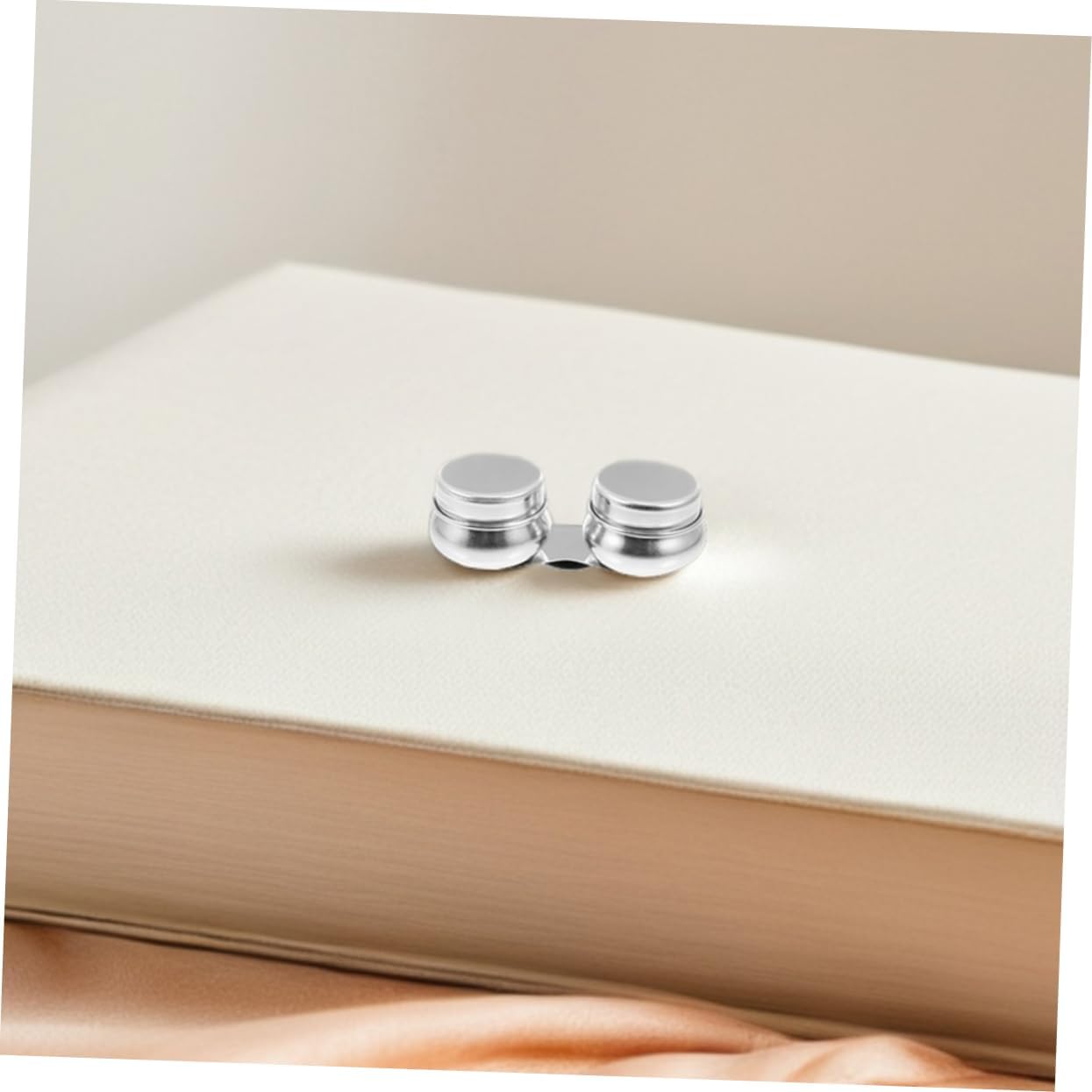 IWOWHERO 2pcs Stainless Steel Palette Cup Lid and Brush Washer Mixing Containers for Oil Painting Art Supplies for Indoor and Outdoor Use Includes Palette Clip