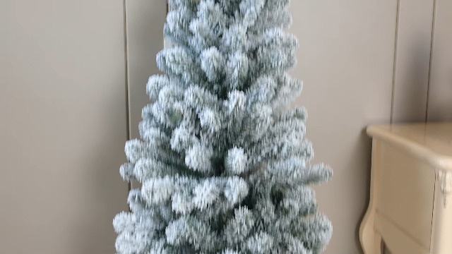 Amazon.com: Liguanow 4FT Flocked Artificial Christmas Tree, Full