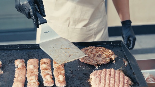Utensilios BBQ con prensa, espátulas y pinzas para parrilla miniatura 7