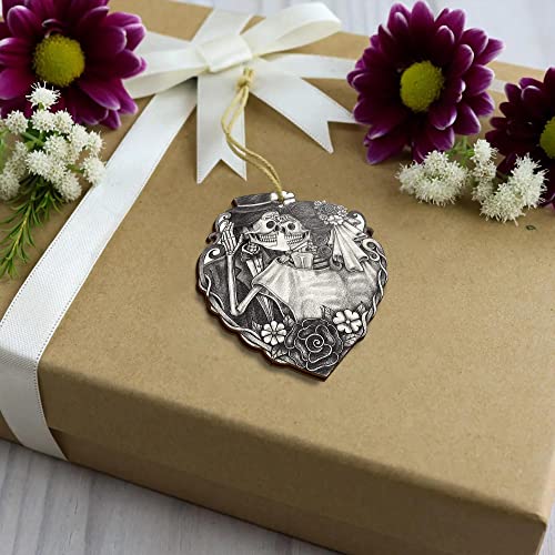 Wodoro Personalized Skull Couple Ornament - Halloween Decorations, Goth Ornament, Skull Decor, Day Of The Dead, Dia De Los Muertos, Skeleton Wedding, Skeleton Wedding, Couples Gifts #TOP4
