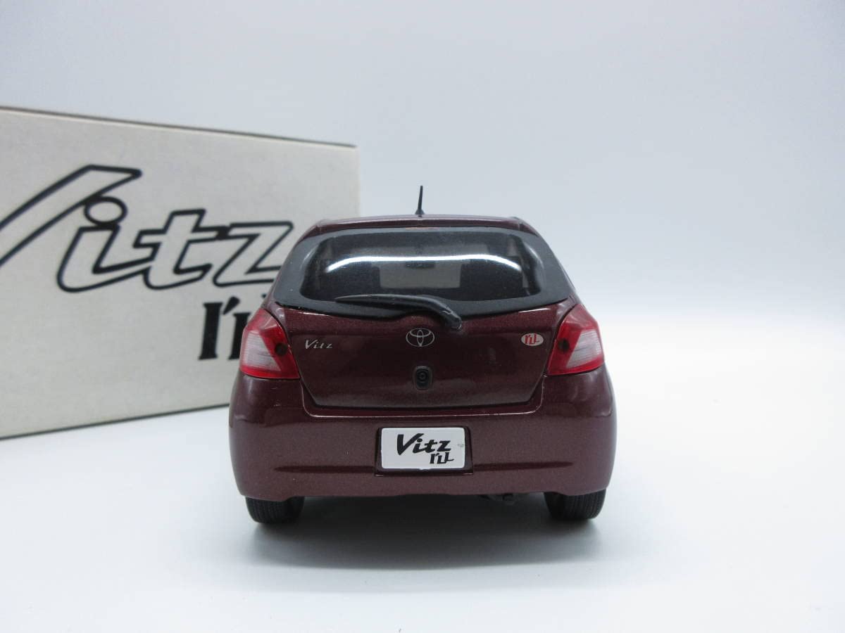 Amazon | 1/24 ミニカー 2代目ヴィッツ アイルー Vitz I`LL