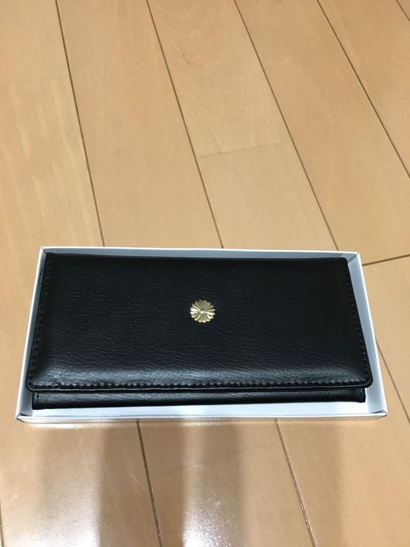 Amazon.co.jp: 菊紋 財布 本革 黒 ブラック レザー 長財布 皇居菊紋