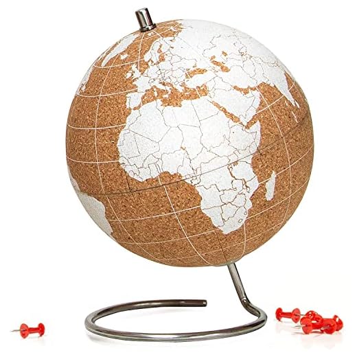 SUCK UK - Kleiner weißer Desktop Kork-Globus | Reißzwecken enthalten | Weltkarte | Reisezubehör | Zur Dokumentation von Abenteuern & Erinnerungen