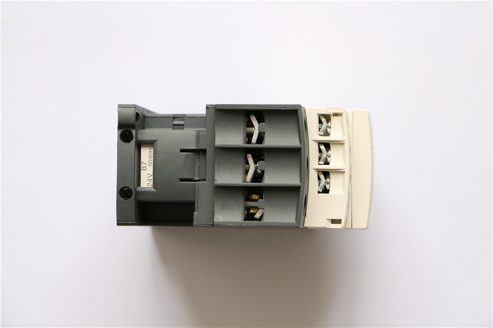 LC1D32B7 NEW SCHNEIDER AC Contactor LC1-D32B7 3P 32A 24V AC Coil