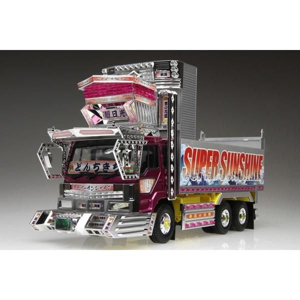 Modèle réduit Sagawa Express Aoshima 132 Decotora aux détails chromés uniques