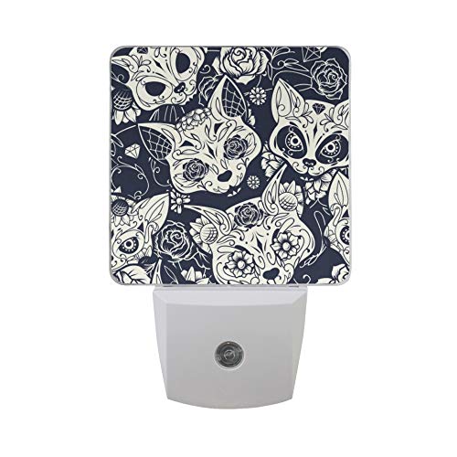 Lámpara de luz nocturna LED enchufable, día muerto, colorido, con estampado de calavera de gato de azúcar con sensor de anochecer al amanecer para dormitorio, baño, cocina, pasillo, escaleras, paquet