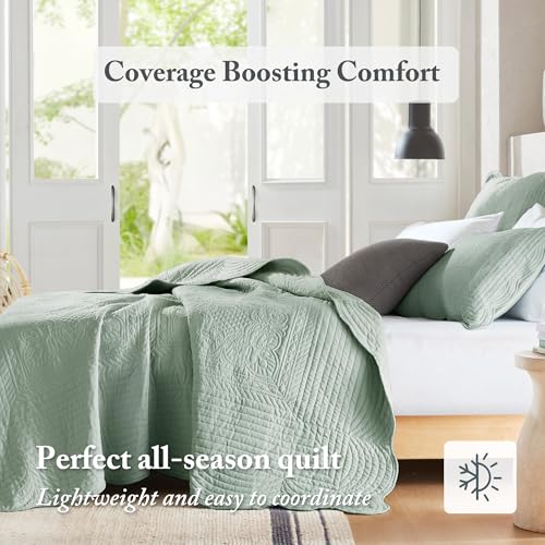 Image of Madison Park Cottage Damask Coverlet Set, 3 PC Full /Queen Quilt Set | Scallop Edge, All Season Oversized Bedding with Pre-washed Cotton-Filled Quilt, Shams, Seafoam