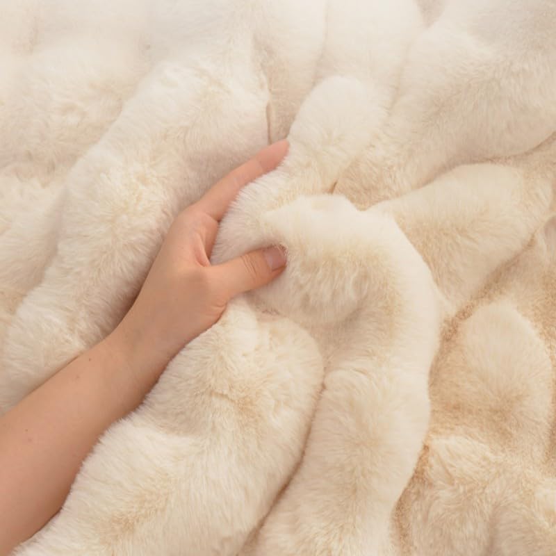 Poowe Tapis ultra doux et moelleux en fausse fourrure de mouton beige à poils longs – Housse de canapé à poils longs – Tapis en fourrure pour chambre à coucher, sol, canapé, salon, couloir – 0,6 x 1,6