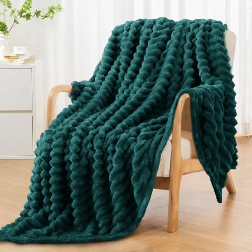 RUIKASI Kuscheldecke Flauschig Decke Dunkelgrün - 150x200cm Fleecedecke Sofadecke Couchdecke für Wohnzimmer Deko Tagesdecke Blanket… – Ansicht 3