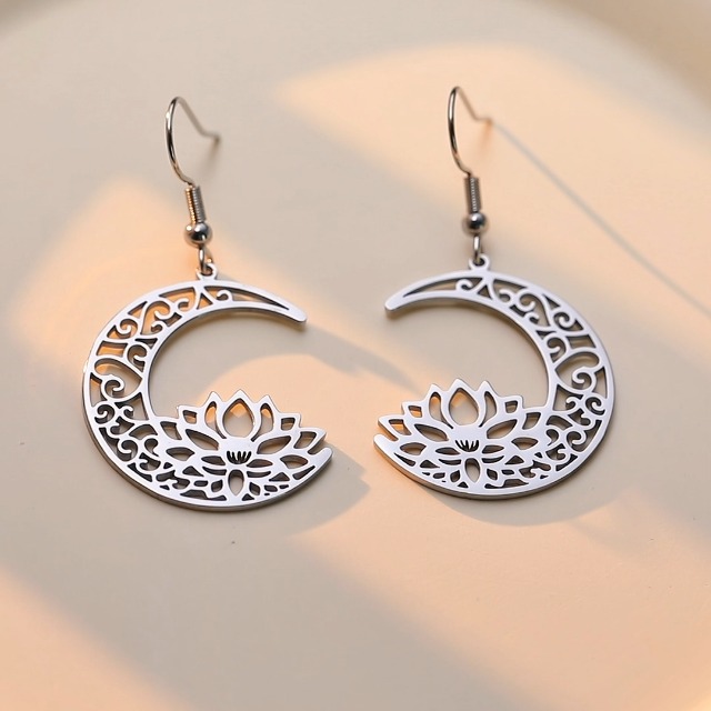 kkjoy Collana di Loto nella Luna in Acciaio Inox Collana con Ciondolo Yoga Fiore di Loto Gioielli d'ispirazione per Donne Signore di Charme