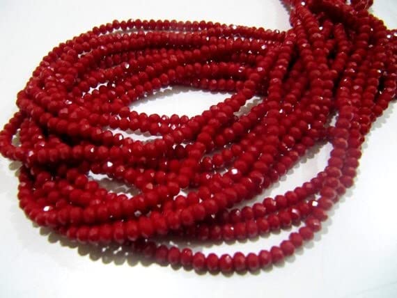 LKBEADS Hydro kwarc czerwony koralowy kolor koraliki/rozmiar 3-4 mm okrągłe fasetowane koraliki / 33 cm za sznurki