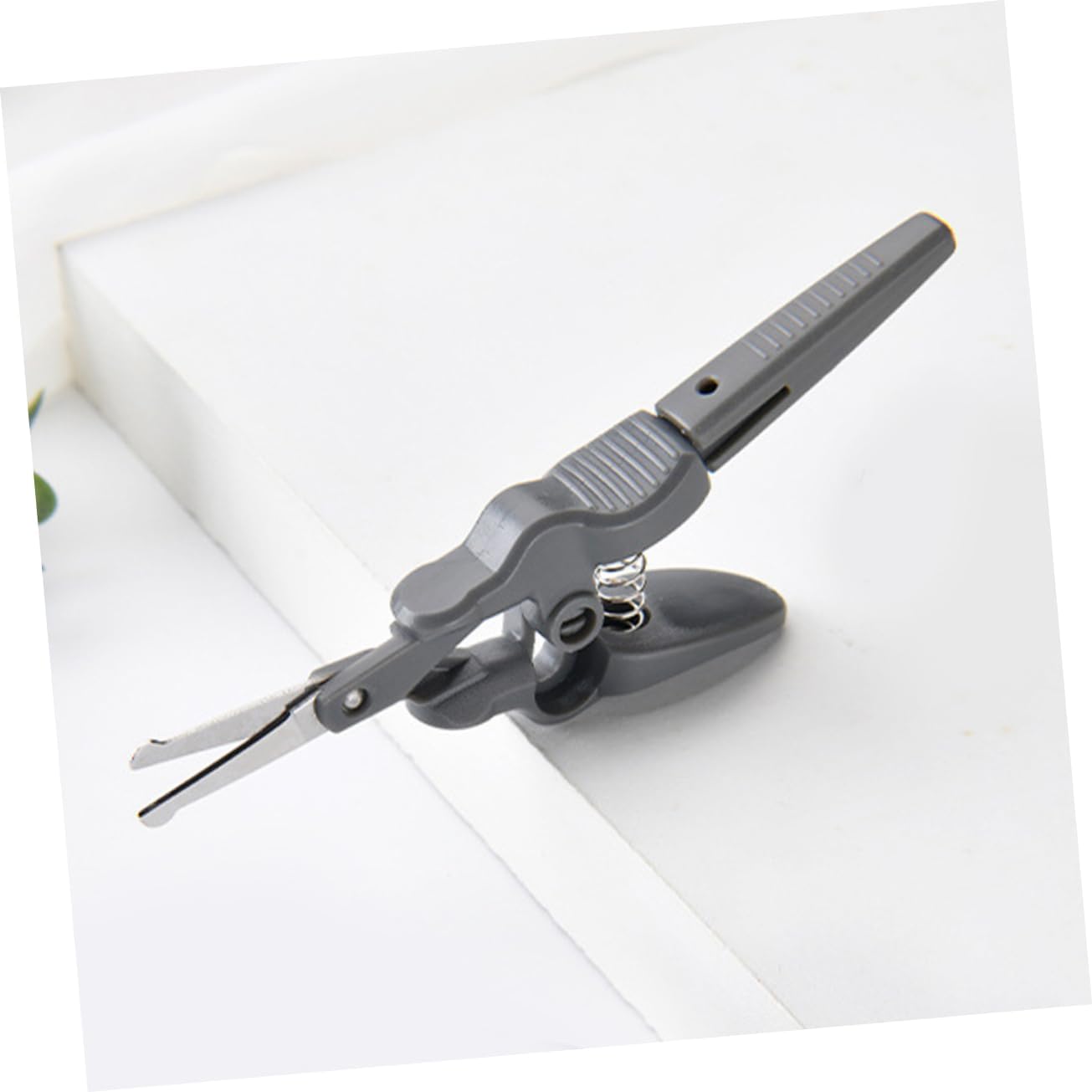 Vaguelly Round Grooming Scissors for Eyebrows and Beard Trimming and Design for Men and Women Portable Facial Hair Cutting Tool Gray