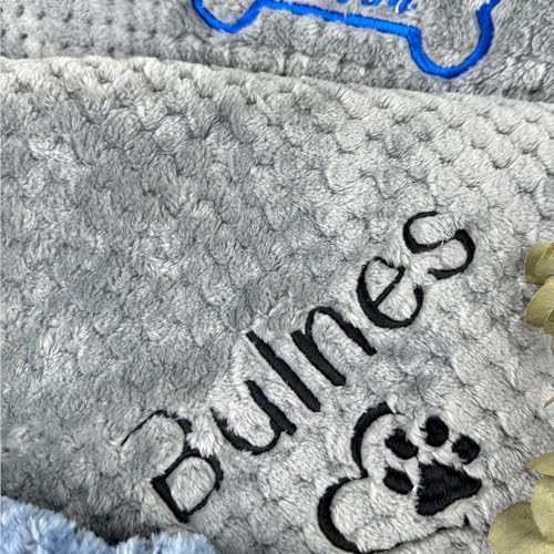 HERSTL Personalisierte Hundedecke, Bestickte Hundedecke Mit Namen Und Geburtsdatum, Kuschelige Pfotenabdruck-Haustierdecke Als Geschenk for Hunde, Welpen, Katzen Und Kätzchen(70X100cm)