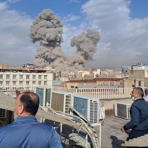 Trump&rsquo;s Dangerous Gamble In Iran Podcast Por  arte de portada