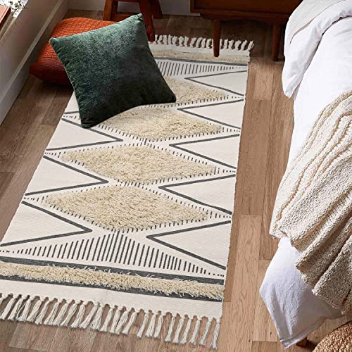 Boho Rug For Bedroom, 2.3' X 5.3' Soft Washable Boho Kitchen Runner Rugs Indoor Woven Cotton Carpet Cream Rug Fluffy Tufted Geometric Farmhouse Runner Rug For Hallway Bathroom Entryway Bedside #TOP1
