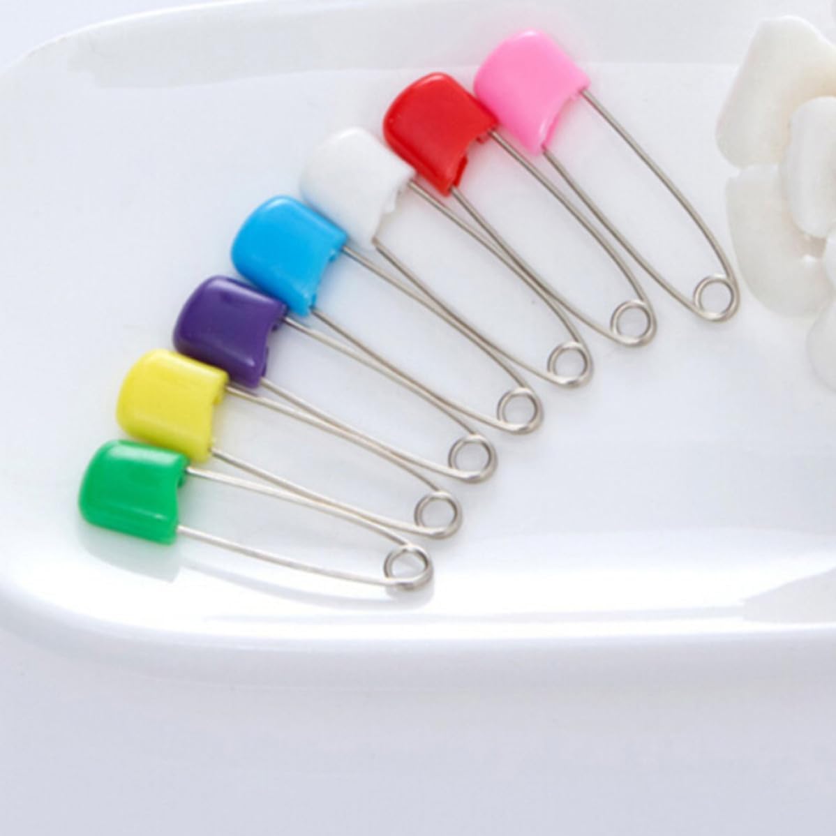 UPKOCH 100pcs Safety Diaper Pins with Locking Plastic Heads Steel and Plastic Material Easy to Open Nursing Accessories for Saliva Towels and Clothes