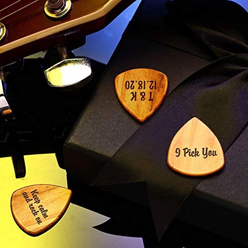 VEELU Médiators de Guitare en Acacia Bois Personnalisé 3PCS Médiators avec Nom & Texte Gravée Personnalaisée pour… - Les Beatles, Paul McCartney, John Lennon, RIngo Starr, George Harrison VEELU Médiators de Guitare en Acacia Bois Personnalisé 3PCS Médiators avec Nom & Texte Gravée Personnalaisée pour… – Image 7
