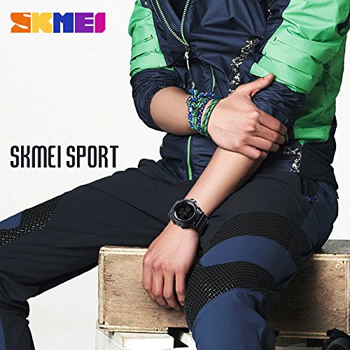 SKMEI 1339 watch display with and without EL light activated