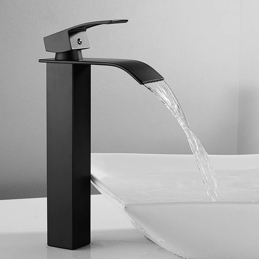 Mitigeur de cuisine cascade noir pour transformer votre évier en espace moderne