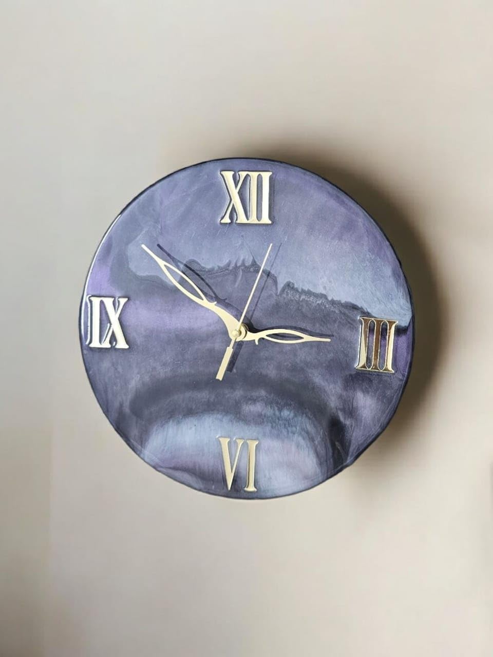 Modern Handmade Resin Wall Clock, 25.4 cm, Purple and Gold Roman Numerals, Decorative Art Design