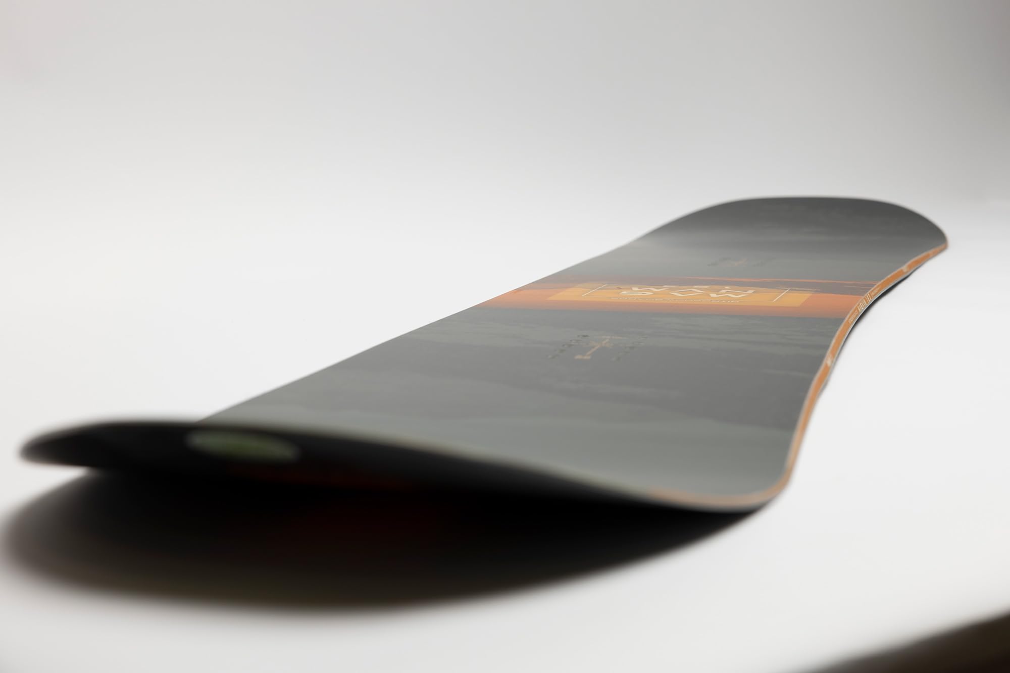 Amazon.com : Nitro Magnum Mens Snowboard, 167cm : Sports & Outdoors