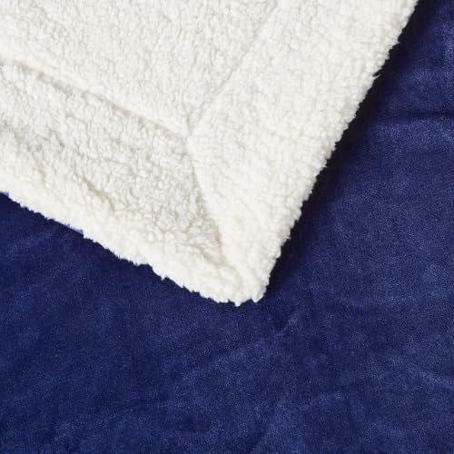 Miniatura 5 de Amazon Basics Coperta Plaid in Pile Sherpa, 127 x 152 cm, Blu Navy | per Divano, Reversibile
