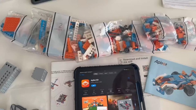 Amazon.com: Apitor Robot X Robot Building Kit, 12-in-1